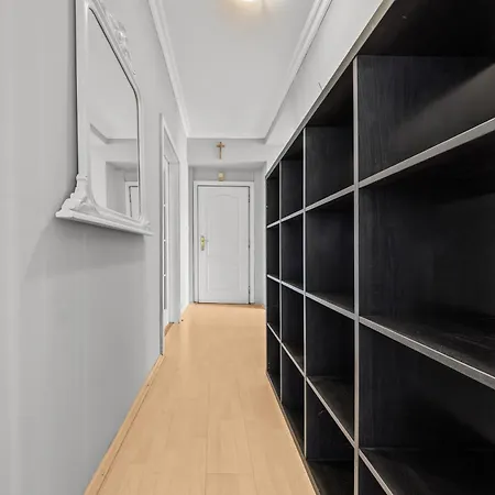 Big 4-room Spacious Apartment