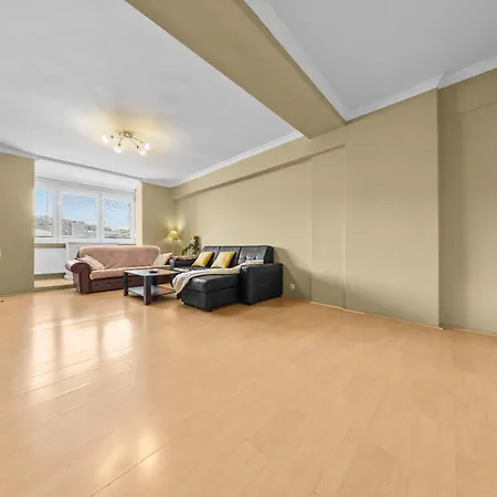 Big 4-room Spacious * ברטיסלאבה