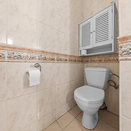 Big 4-room Spacious דירה *