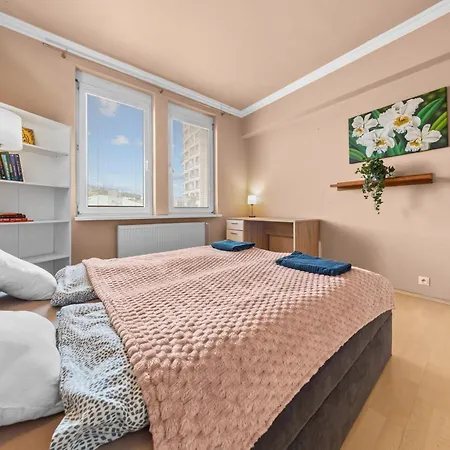 דירה Big 4-room Spacious ברטיסלאבה